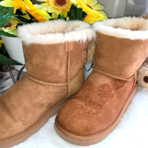 UGG boots - Picture 2 of 9